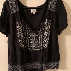 American Eagle shirt sleeve